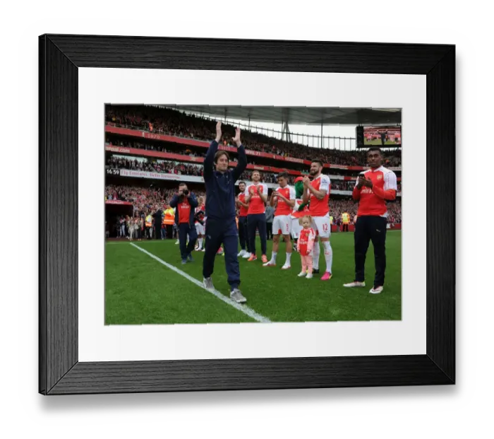 Framed Print : Tomas Rosicky Bids Farewell: Emotional Guard of Honor at Arsenal's Final Home Game vs Aston Villa