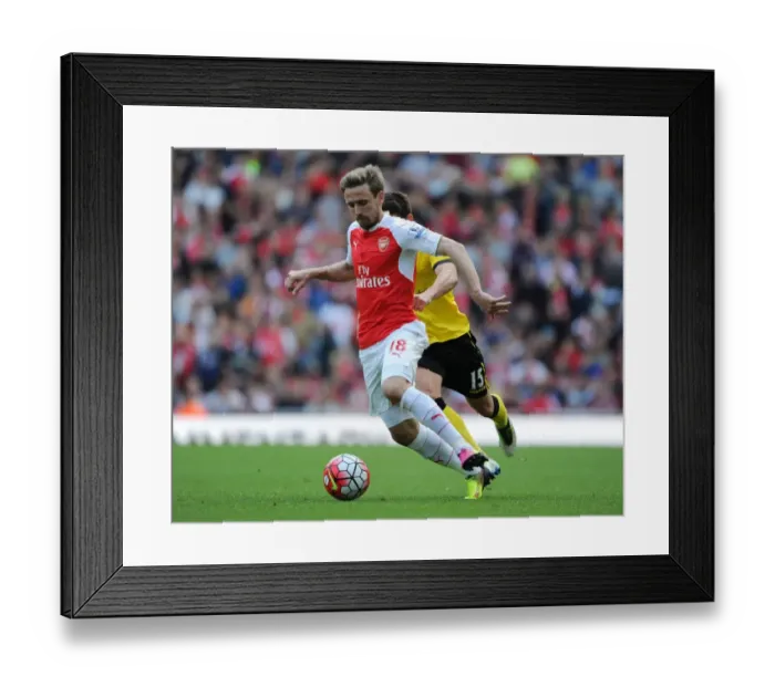 Framed Print : Monreal in Action: Arsenal vs Aston Villa (Premier League 2015-16) - Emirates Stadium Framed Print : Monreal in Action: Arsenal vs Aston Villa (Premier League 2015-16) - Emirates Stadium