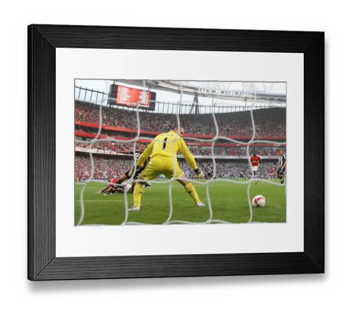 Framed Print : Denilson Scores the Third: Arsenal's Dominance over Newcastle (30 / 8 / 2008)