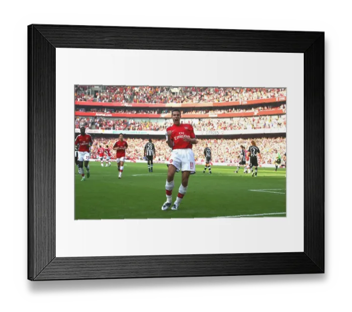Framed Print : Robin van Persie celebrates scoring the 1st Arsenal goal Framed Print : Robin van Persie celebrates scoring the 1st Arsenal goal