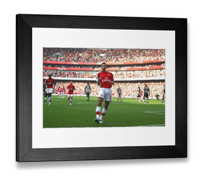Framed Print : Robin van Persie's Epic Debut: Arsenal's 3-0 Thrashing of Newcastle (2008)