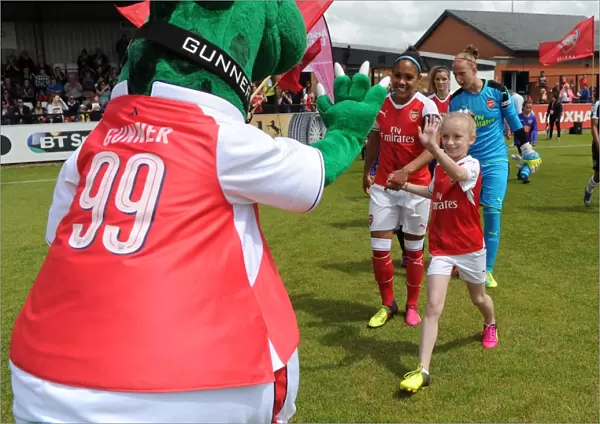 Arsenal Ladies: Alex Scott and the Mascot - Pre-Match Moment at Meadow Park Before 2:0 Victory over Notts County