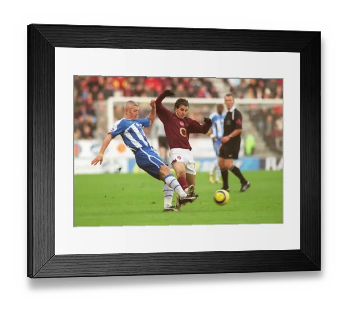 Framed Print : Cesc Fabregas (Arsenal) Graham Kavanagh (Wigan) Framed Print : Cesc Fabregas (Arsenal) Graham Kavanagh (Wigan)