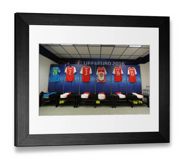 Framed Print : Arsenal's Pre-Season Away Gear at RC Lens Stadium (2016-17) Framed Print : Arsenal's Pre-Season Away Gear at RC Lens Stadium (2016-17)