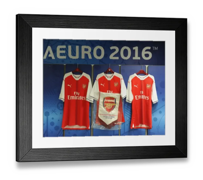 Framed Print : Arsenal's Pre-Season Away Gear Displays at RC Lens Stadium (2016-17) Framed Print : Arsenal's Pre-Season Away Gear Displays at RC Lens Stadium (2016-17)