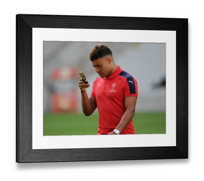 Framed Print : Arsenal's Alex Oxlade-Chamberlain Prepares for RC Lens Friendly, 2016 Framed Print : Arsenal's Alex Oxlade-Chamberlain Prepares for RC Lens Friendly, 2016