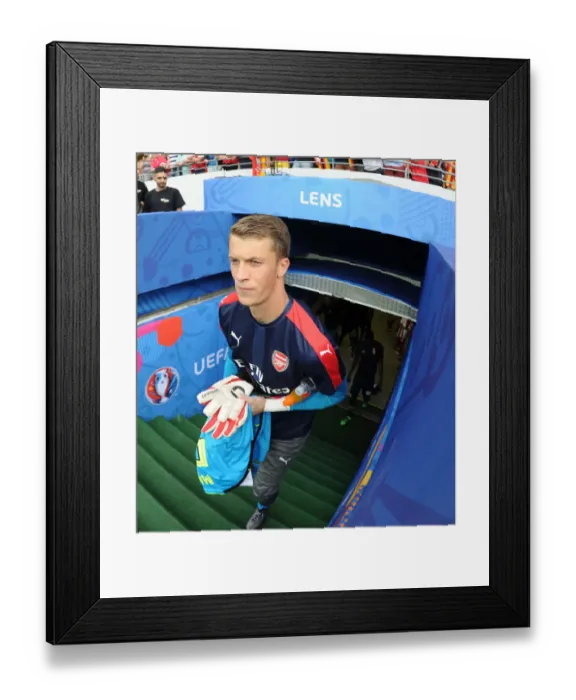 Framed Print : Arsenal's Matt Macey Gears Up for RC Lens Friendly, July 2016 Framed Print : Arsenal's Matt Macey Gears Up for RC Lens Friendly, July 2016