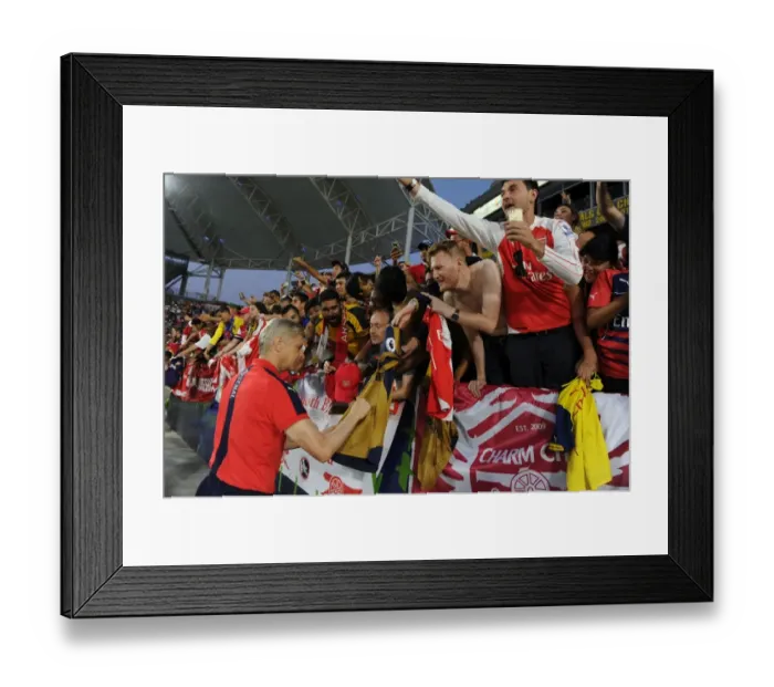 Framed Print : Arsene Wenger Signing Autographs: Arsenal vs CD Guadalajara, 2016 Pre-Season Friendly