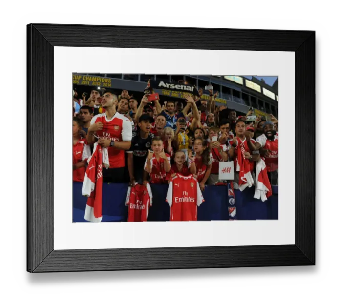Framed Print : Arsenal Fans in Action: Pre-Season Match against Chivas, Carson, California (2016-17) Framed Print : Arsenal Fans in Action: Pre-Season Match against Chivas, Carson, California (2016-17)
