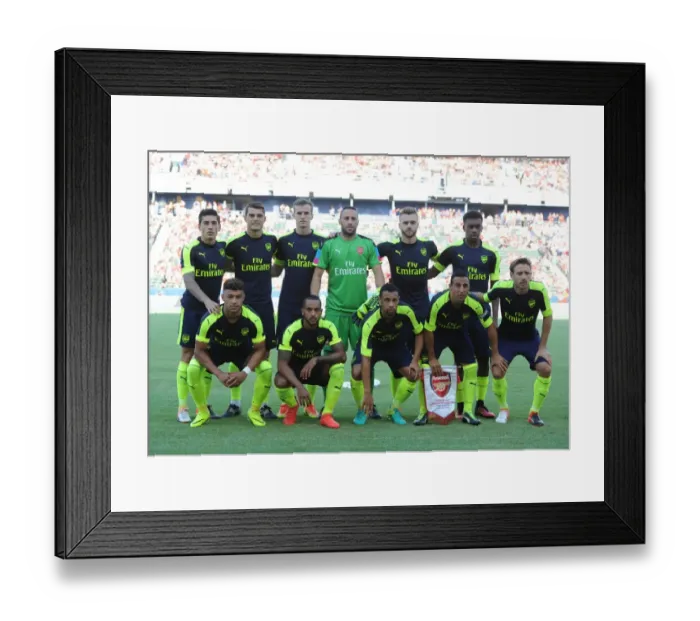 Framed Print : Arsenal FC vs CD Guadalajara: Pre-Season Showdown at StubHub Center (2016-17) Framed Print : Arsenal FC vs CD Guadalajara: Pre-Season Showdown at StubHub Center (2016-17)