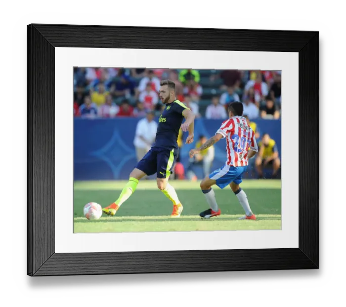 Framed Print : Calum Chambers Surges Forward: Arsenal vs Chivas, 2016 Pre-Season Clash Framed Print : Calum Chambers Surges Forward: Arsenal vs Chivas, 2016 Pre-Season Clash