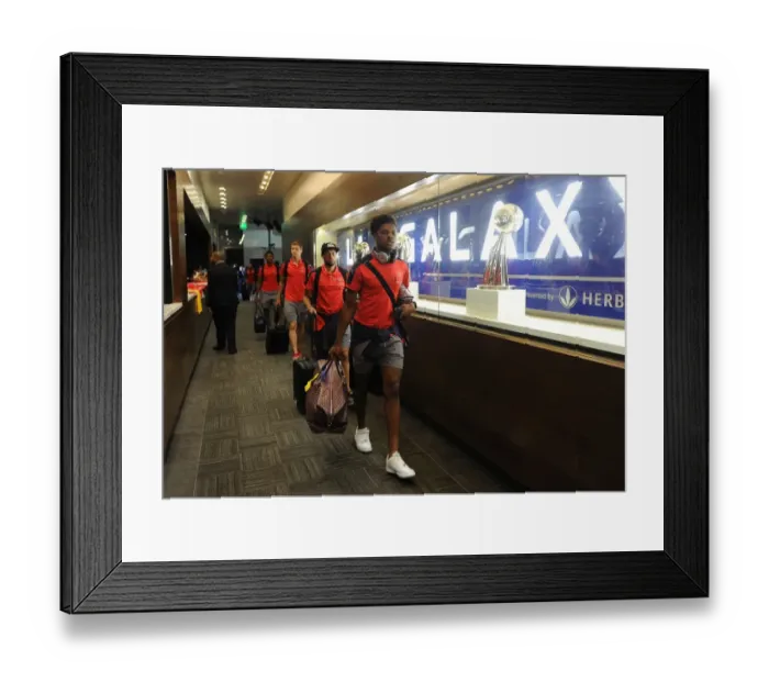 Framed Print : Arsenal's Chuba Akpom Gears Up for Arsenal vs. Chivas Showdown (2016-17) Framed Print : Arsenal's Chuba Akpom Gears Up for Arsenal vs. Chivas Showdown (2016-17)