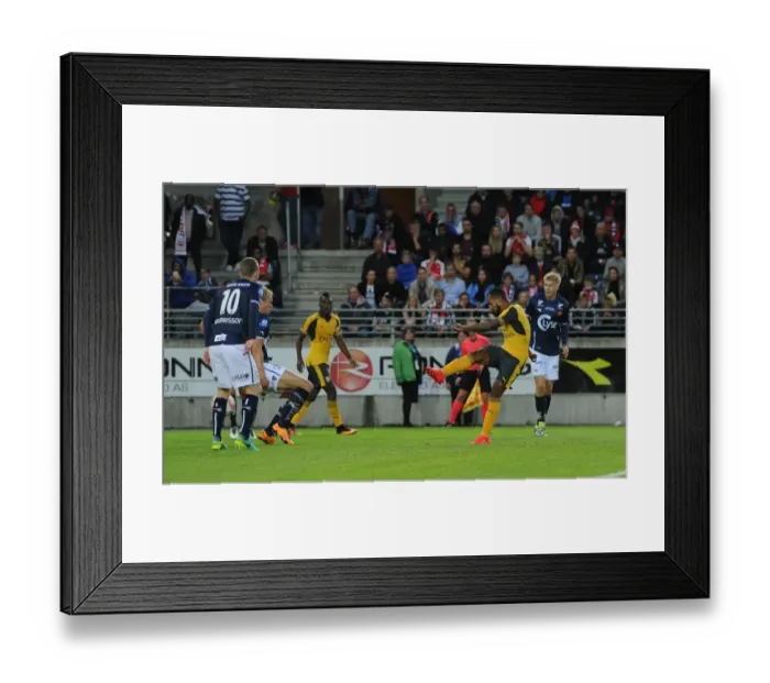Framed Print : Theo Walcott Scores for Arsenal Against Viking FK in 2016 Pre-Season Friendly Framed Print : Theo Walcott Scores for Arsenal Against Viking FK in 2016 Pre-Season Friendly