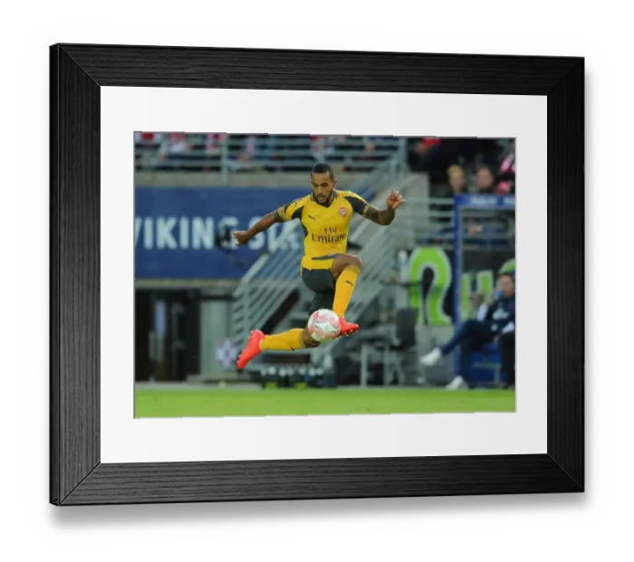 Framed Print : Theo Walcott in Action: Arsenal vs Viking FK (2016-17 Pre-Season Friendly)