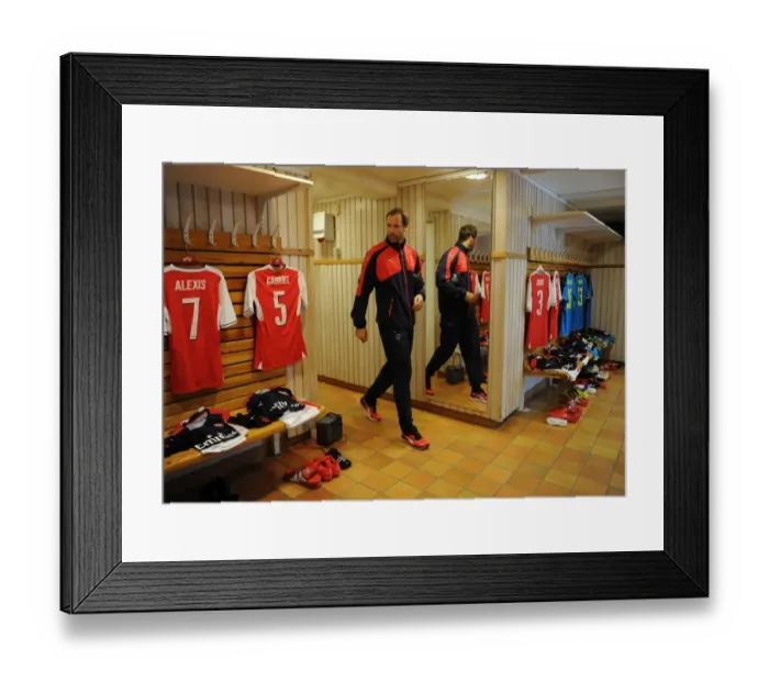 Framed Print : Arsenal's Petr Cech Gears Up for Arsenal vs Manchester City: 2016-17 Pre-Season Friendly Framed Print : Arsenal's Petr Cech Gears Up for Arsenal vs Manchester City: 2016-17 Pre-Season Friendly