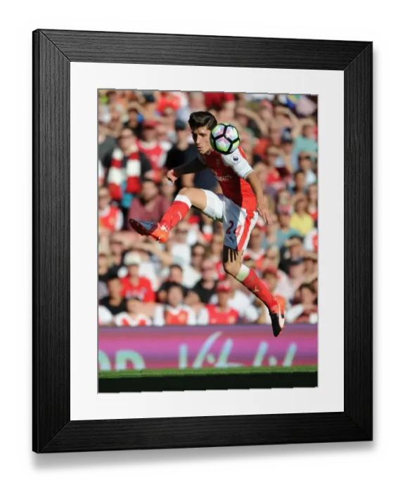 Framed Print : Hector Bellerin's Standout Performance: Arsenal vs Liverpool (2016-17) at Emirates Stadium
