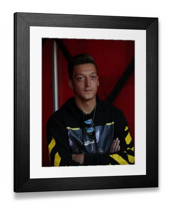 Framed Print : Mesut Ozil: Arsenal's No. 10 Ready for Battle Against Liverpool, Premier League 2016-17 - Emirates Stadium