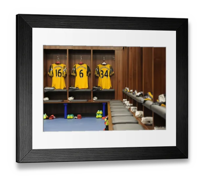 Framed Print : Arsenal Changing Room: Preparing for the Leicester City Showdown (2016-17) Framed Print : Arsenal Changing Room: Preparing for the Leicester City Showdown (2016-17)