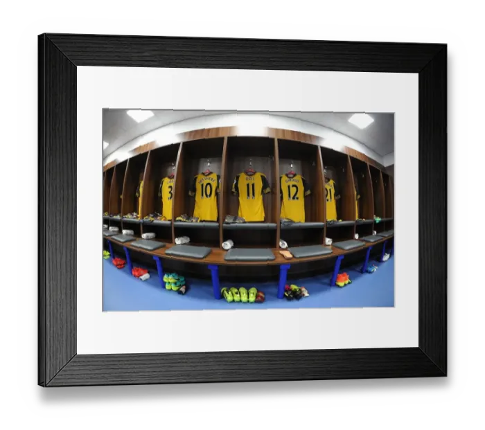 Framed Print : Arsenal Changing Room: Preparing for the Leicester City Showdown (2016-17) Framed Print : Arsenal Changing Room: Preparing for the Leicester City Showdown (2016-17)