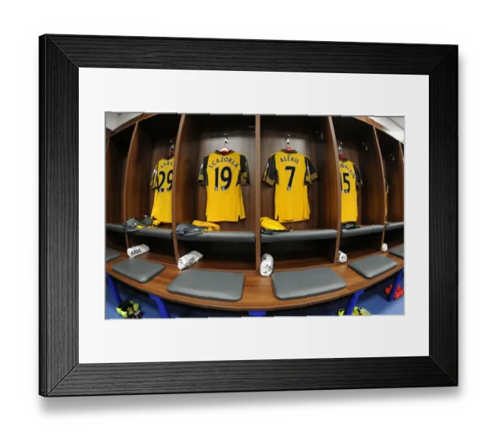 Framed Print : Arsenal Changing Room: Preparing for the Leicester City Showdown (2016-17) Framed Print : Arsenal Changing Room: Preparing for the Leicester City Showdown (2016-17)