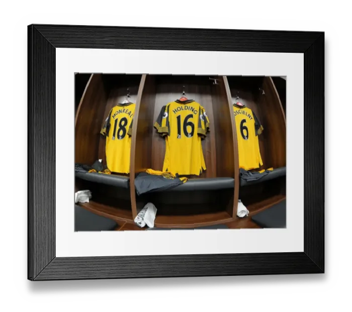 Framed Print : Arsenal Changing Room: Gearing Up for Leicester City Showdown (2016-17) Framed Print : Arsenal Changing Room: Gearing Up for Leicester City Showdown (2016-17)