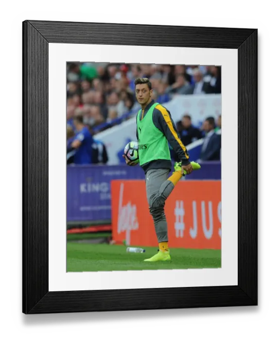 Framed Print : Mesut Ozil Warming Up: Arsenal's Star Player Prepares for Leicester City Clash, 2016-17 Premier League Framed Print : Mesut Ozil Warming Up: Arsenal's Star Player Prepares for Leicester City Clash, 2016-17 Premier League