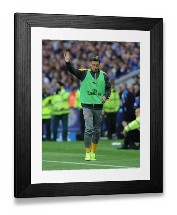 Framed Print : Mesut Ozil Warming Up: Arsenal vs. Leicester City, Premier League 2016-17 Framed Print : Mesut Ozil Warming Up: Arsenal vs. Leicester City, Premier League 2016-17