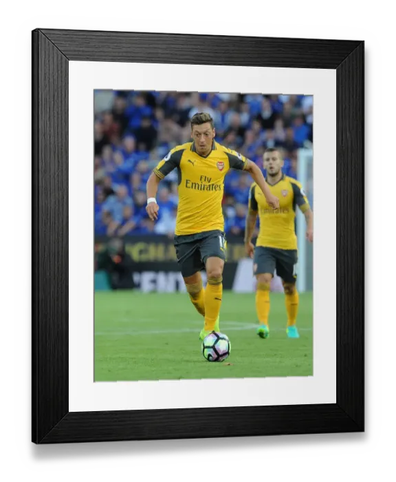 Framed Print : Mesut Ozil in Action: Leicester City vs. Arsenal, Premier League 2016-17 Framed Print : Mesut Ozil in Action: Leicester City vs. Arsenal, Premier League 2016-17