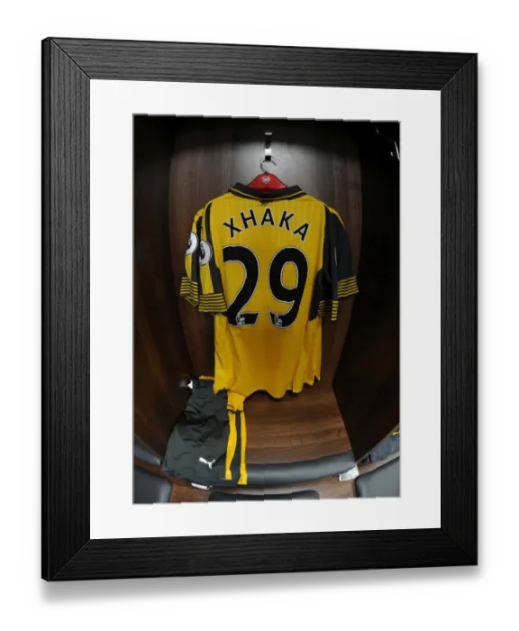 Framed Print : Arsenal Changing Room: Preparing for the Leicester City Showdown (2016-17)