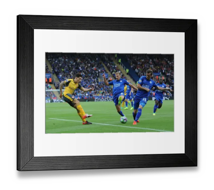 Framed Print : Hector Bellerin (Arsenal) Marc Albrighton and Christian Fuchs (Leicester)