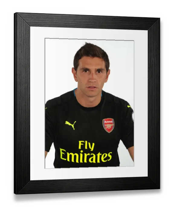 Framed Print : Emiliano Martinez at Arsenal's 2016-17 First Team Photocall