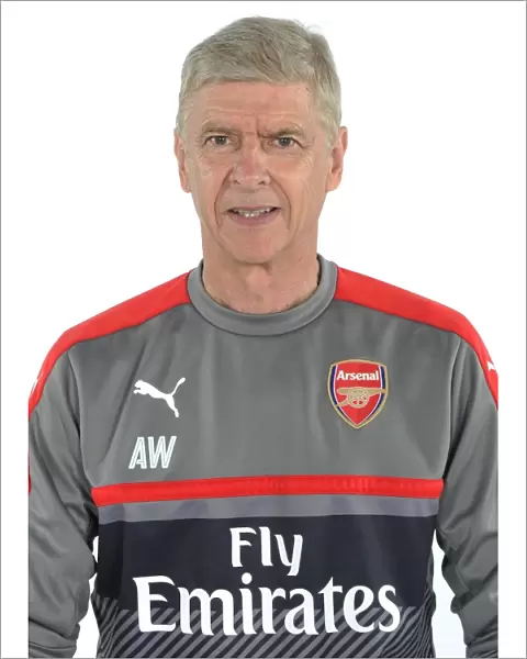 Arsene Wenger at Arsenal 1st Team Photocall (2016-17)