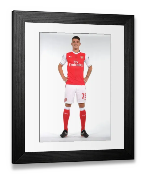 Framed Print : Arsenal Football Club 2016-17: Granit Xhaka's 1st Team Photocall Framed Print : Arsenal Football Club 2016-17: Granit Xhaka's 1st Team Photocall