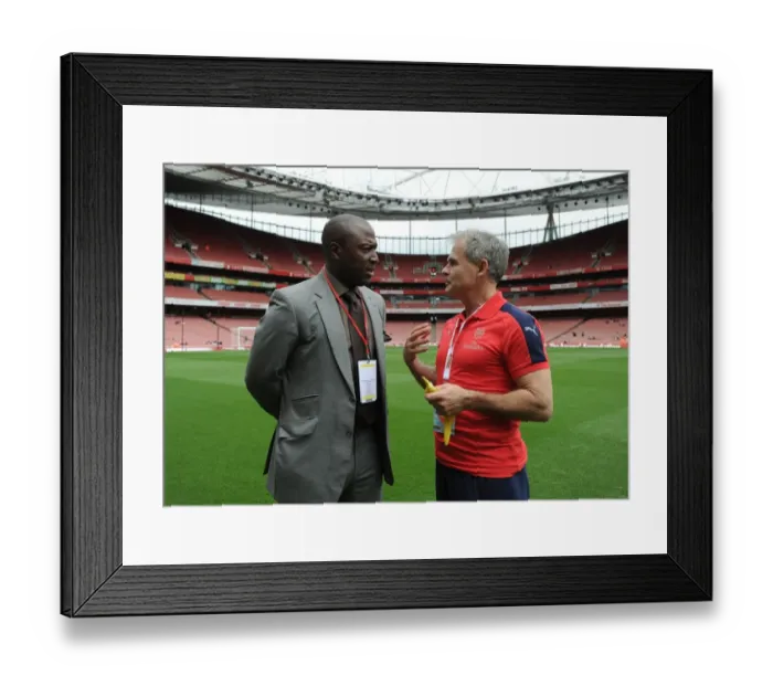 Framed Print : Arsenal Legends vs. AC Milan Glorie: A Battle of Football Legends