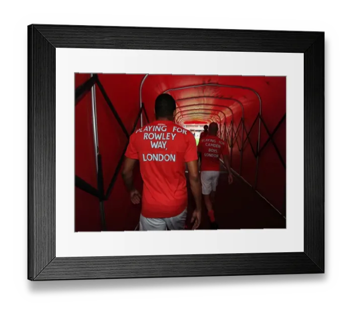Framed Print : Arsenal Legends vs. AC Milan Glorie: A Battle of Football Legends