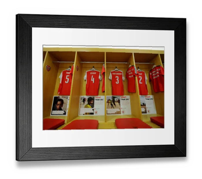 Framed Print : Arsenal Legends vs Milan Glorie: A Battle of Football Legends at Emirates Stadium