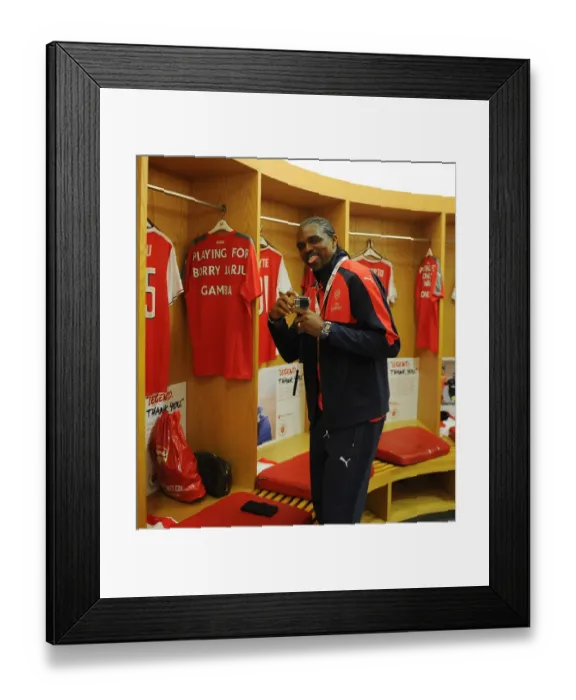 Framed Print : Arsenal Legends vs. Milan Glorie: A Battle of Football Icons at Emirates Stadium Framed Print : Arsenal Legends vs. Milan Glorie: A Battle of Football Icons at Emirates Stadium