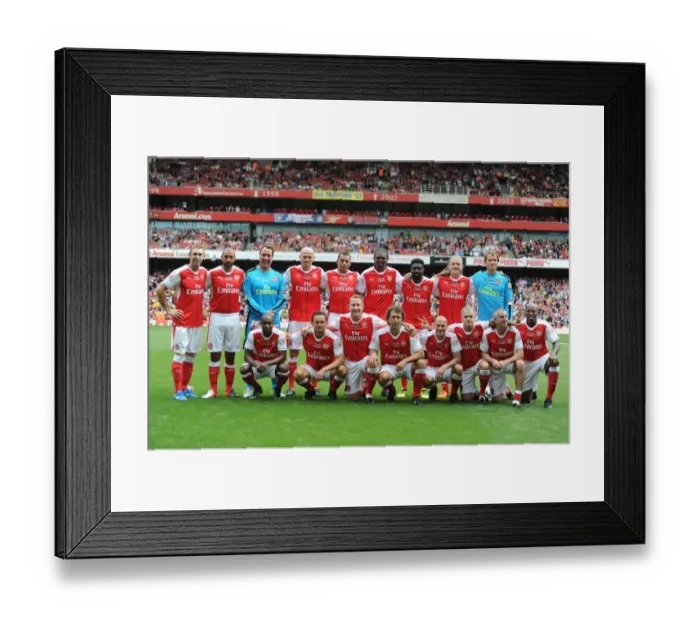 Framed Print : Arsenal Legends vs. Milan Glorie: A Clash of Football Greats at Emirates Stadium