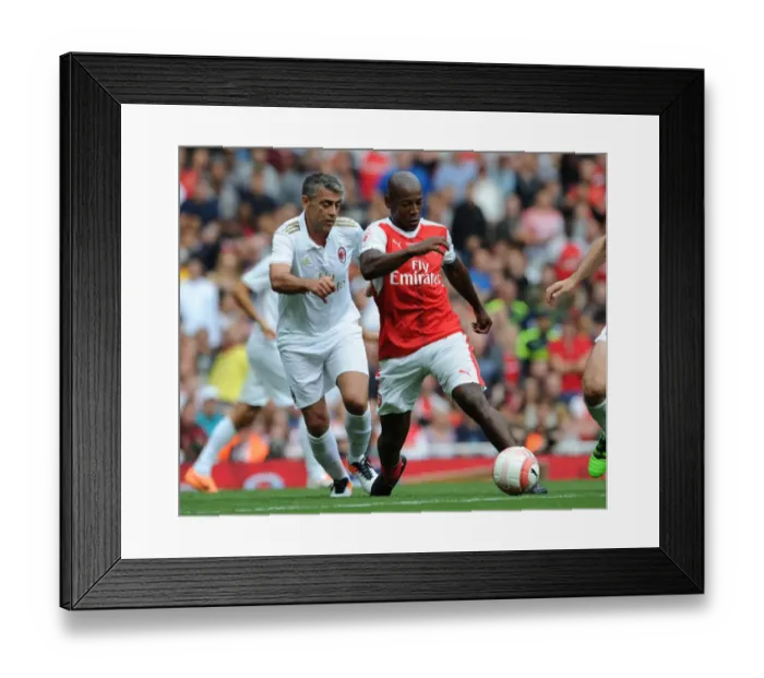 Framed Print : Arsenal Legends vs Milan Glorie: A Battle of Football Legends at Emirates Stadium
