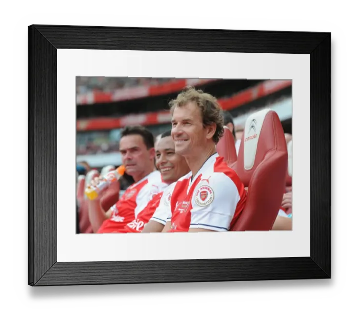 Framed Print : Arsenal Legends vs. Milan Glorie: A Football Legends Clash at Emirates Stadium