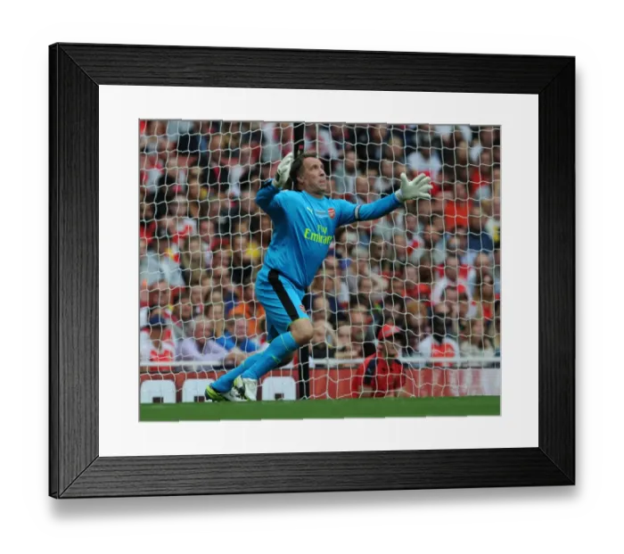 Framed Print : Arsenal Legends vs. Milan Glorie: A Clash of Football Legends at Emirates Stadium