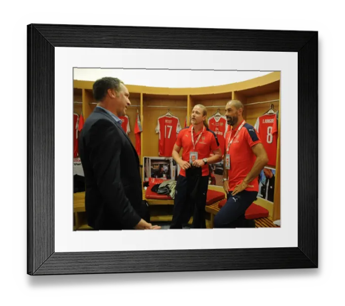 Framed Print : Arsenal Legends vs Milan Glorie: A Battle of Football Icons at Emirates Stadium
