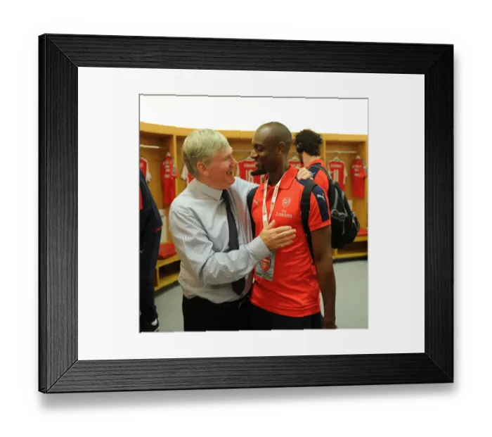 Framed Print : Arsenal Legends vs. Milan Glorie: A Battle of Football Icons at Emirates Stadium Framed Print : Arsenal Legends vs. Milan Glorie: A Battle of Football Icons at Emirates Stadium