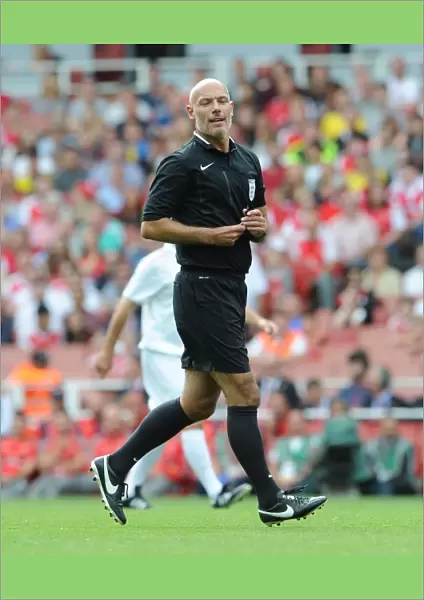 Referee Howard Webb. Arsenal Legends 4: 2 Milan Glorie. Arsenal Foundation Charity Match