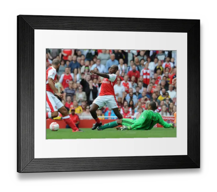 Framed Print : Luis Boa Morte (Arsenal) Dida (Milan). Arsenal Legends 4: 2 Milan Glorie