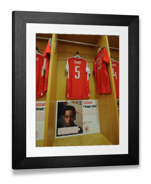 Framed Print : Kolo Toure (Arsenal) kit. Arsenal Legends 4: 2 Milan Glorie Framed Print : Kolo Toure (Arsenal) kit. Arsenal Legends 4: 2 Milan Glorie