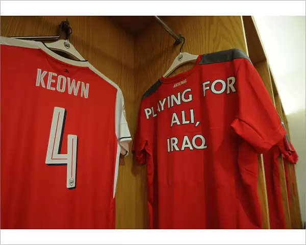 Arsenal Legends vs Milan Glorie: Martin Keown's Glorious Moment - A 4-2 Victory at Emirates Stadium (3 / 9 / 16)