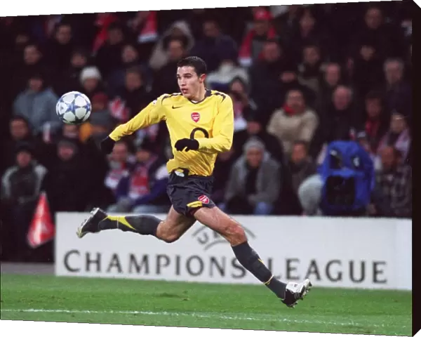 Robin van Persie (Arsenal). FC Thun 0: 1 Arsenal. UEFA Champions League