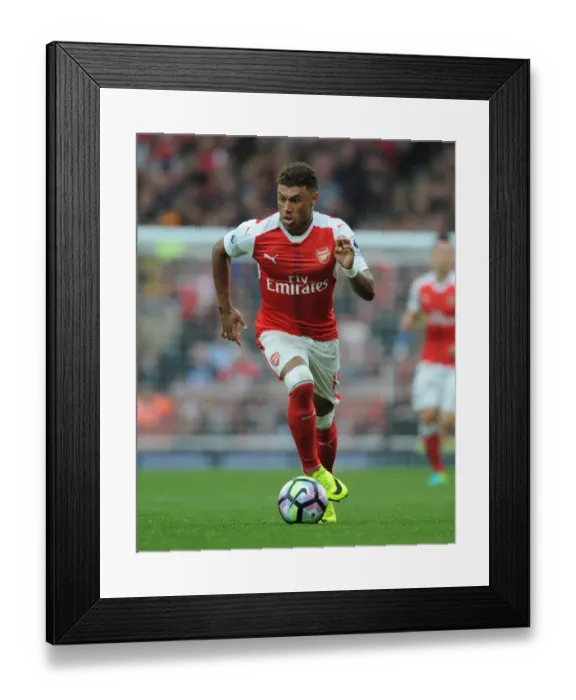 Framed Print : Oxlade-Chamberlain's Star Performance: Arsenal vs. Southampton (2016-17) Framed Print : Oxlade-Chamberlain's Star Performance: Arsenal vs. Southampton (2016-17)