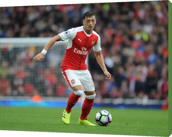 Mesut Ozil in Action: Arsenal vs Southampton, Premier League 2016-17